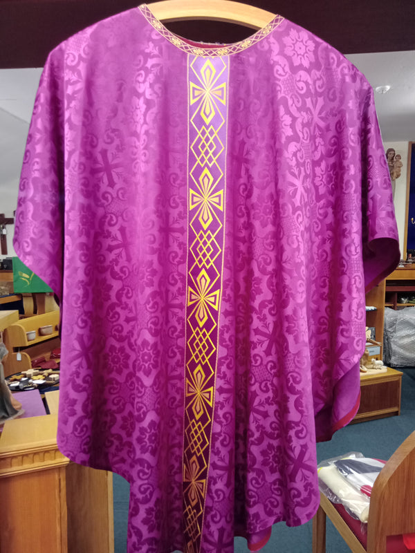 CHASUBLES AND STOLES (XUPHS)